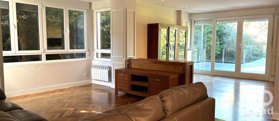 Vivienda unifamiliar  4 habitaciones de 250 m² en Carbajal de La Legua (24196)