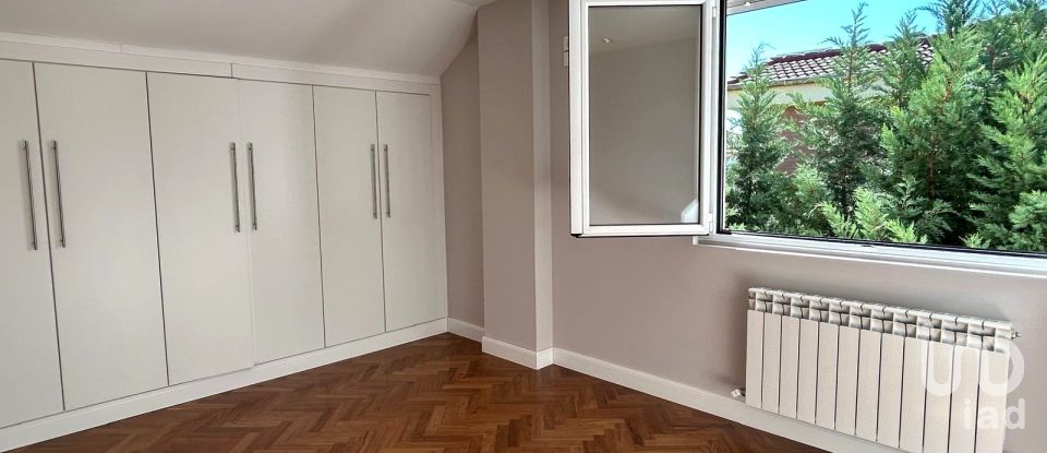 Vivienda unifamiliar  4 habitaciones de 250 m² en Carbajal de La Legua (24196)