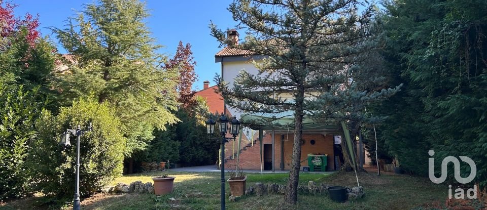 Vivienda unifamiliar  4 habitaciones de 250 m² en Carbajal de La Legua (24196)