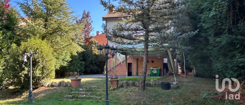 Vivienda unifamiliar  4 habitaciones de 250 m² en Carbajal de La Legua (24196)