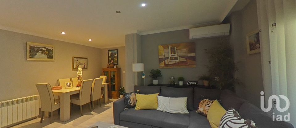 Pis 3 habitacions de 103 m² a Alcalá de Henares (28803)