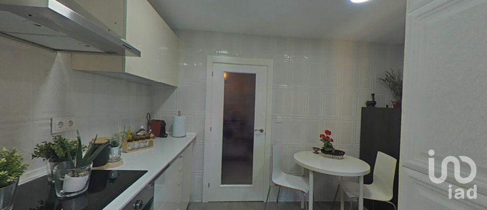 Pis 3 habitacions de 103 m² a Alcalá de Henares (28803)