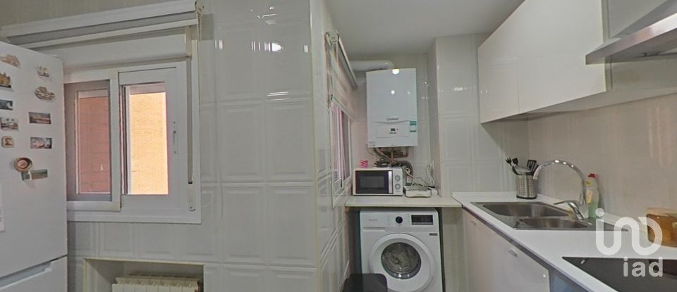 Pis 3 habitacions de 103 m² a Alcalá de Henares (28803)
