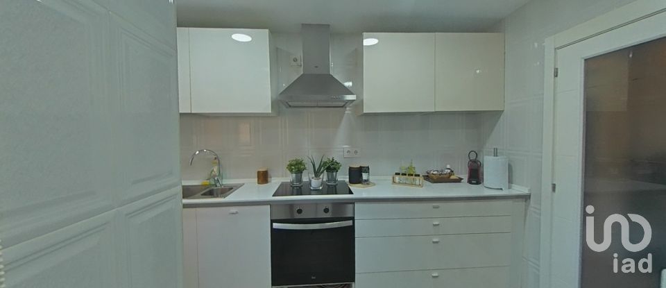 Pis 3 habitacions de 103 m² a Alcalá de Henares (28803)