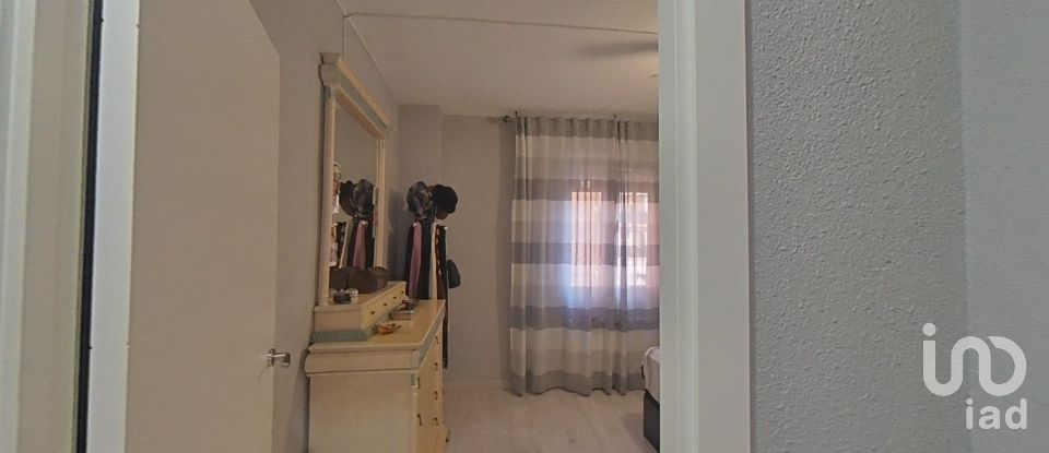 Pis 3 habitacions de 103 m² a Alcalá de Henares (28803)