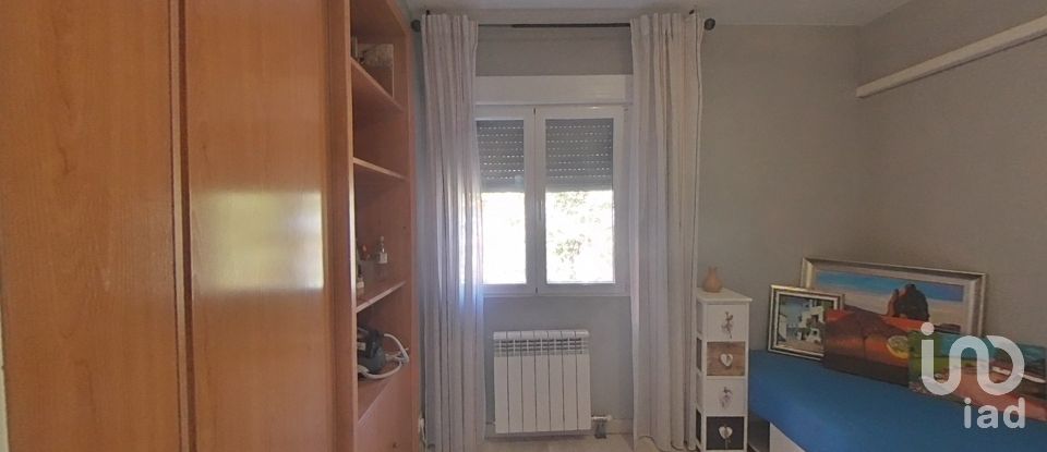 Pis 3 habitacions de 103 m² a Alcalá de Henares (28803)