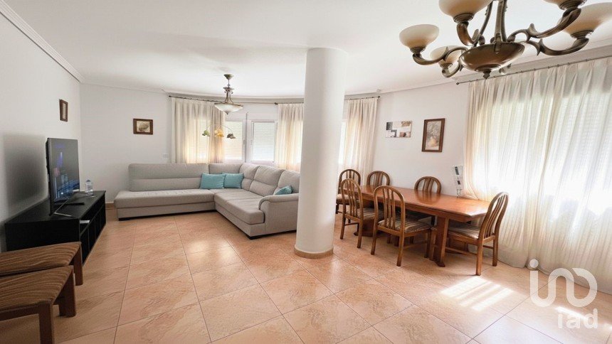 Pis 3 habitacions de 111 m² a Bonanza (03311)