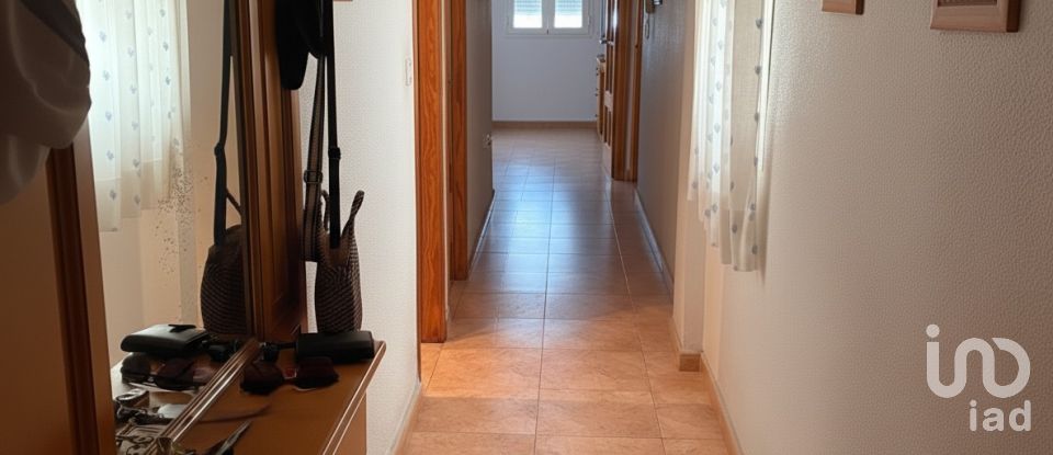 Pis 3 habitacions de 111 m² a Bonanza (03311)