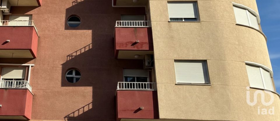 Pis 3 habitacions de 111 m² a Bonanza (03311)