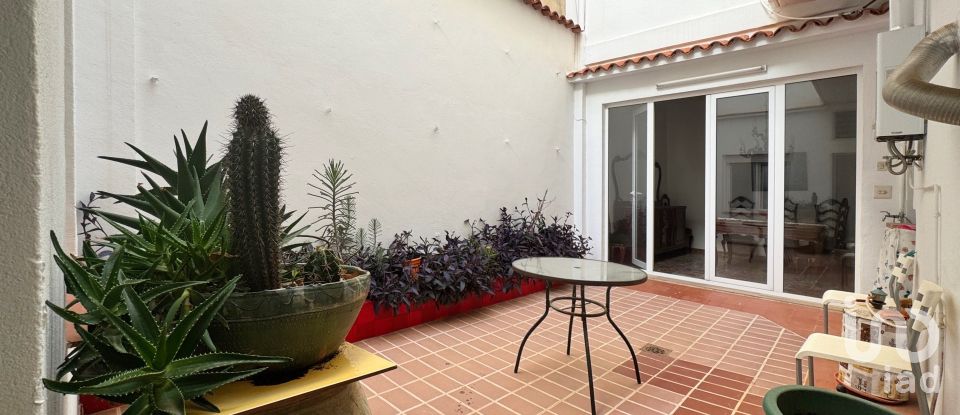 Piso 3 habitaciones de 141 m² en Pego (03780)