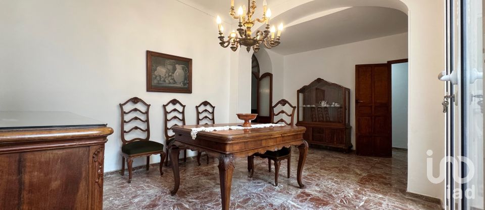 Piso 3 habitaciones de 141 m² en Pego (03780)