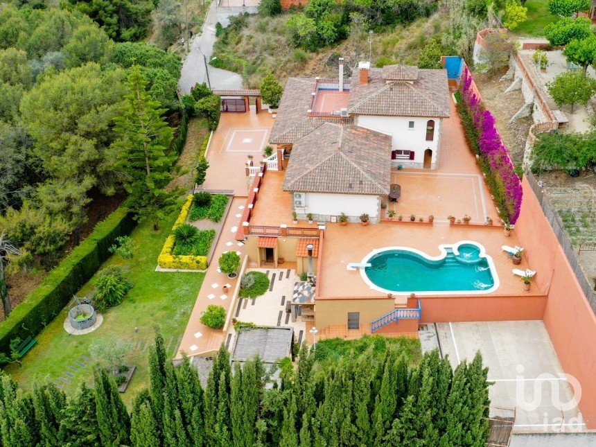 Casa 7 habitacions de 675 m² a Badalona (08916)