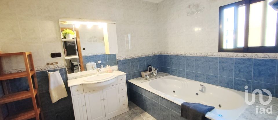 Casa de muntanya 7 habitacions de 310 m² a Partida Altabix (03207)