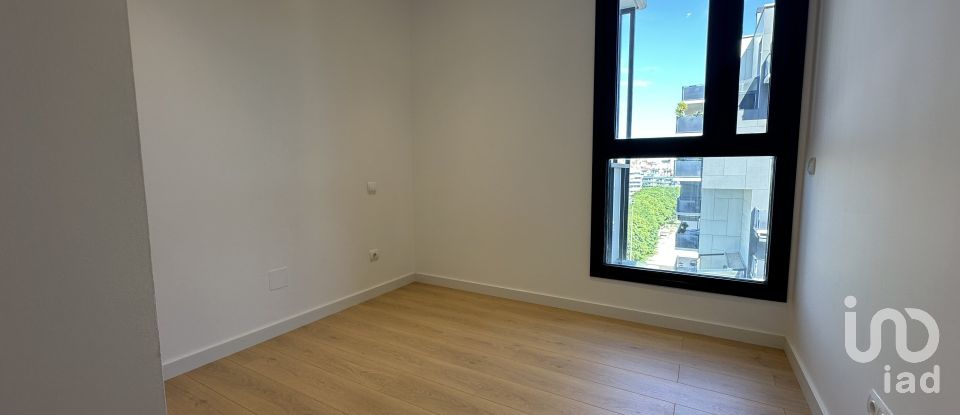 Piso 3 habitaciones de 120 m² en Barcelona (08014)