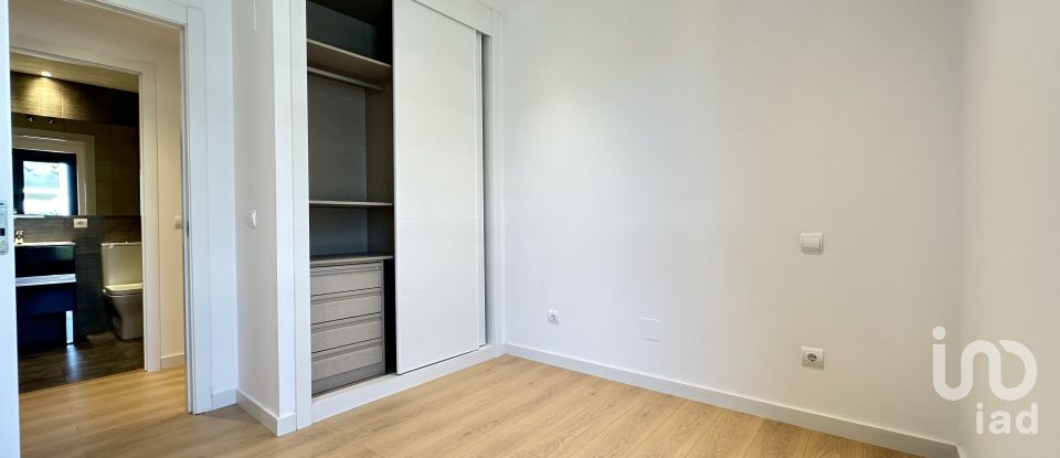 Piso 3 habitaciones de 120 m² en Barcelona (08014)