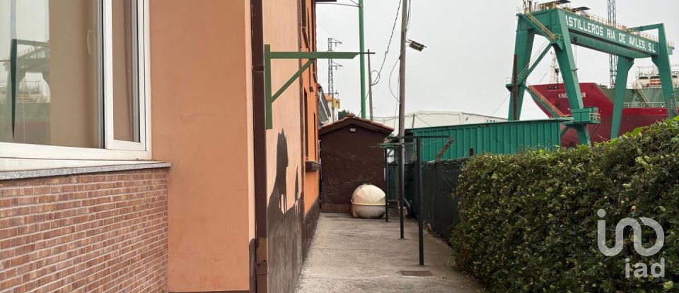 Casa 4 habitacions de 200 m² a Lloreda (33418)