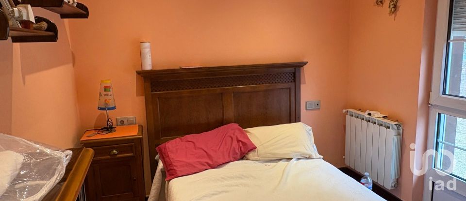 Casa 4 habitacions de 200 m² a Lloreda (33418)