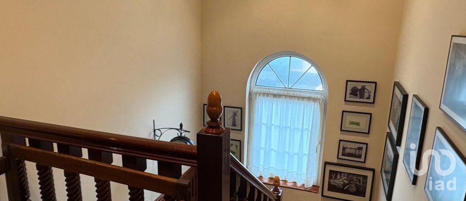 Casa 4 habitacions de 200 m² a Lloreda (33418)