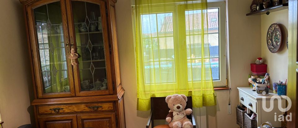 Casa 4 habitacions de 200 m² a Lloreda (33418)