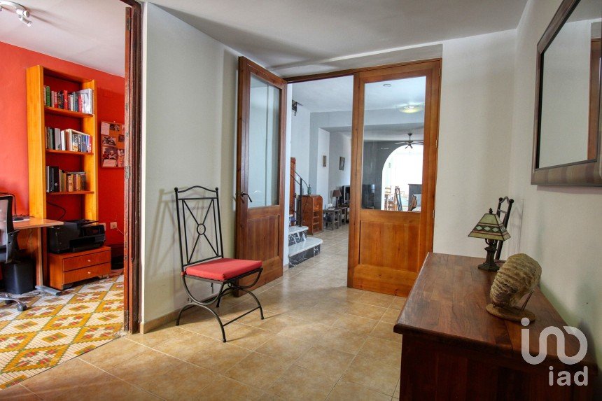 Casa de poble 3 habitacions de 240 m² a Oliva (46780)