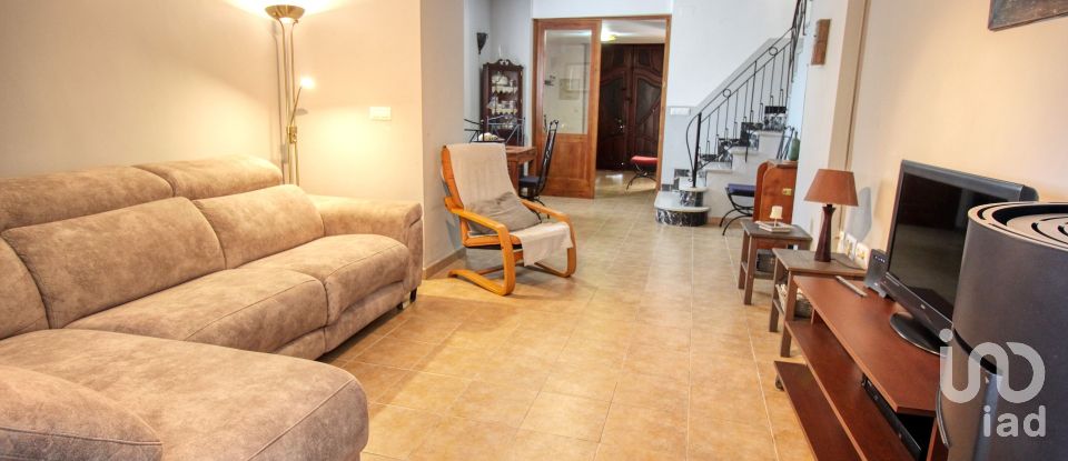 Casa de poble 3 habitacions de 240 m² a Oliva (46780)