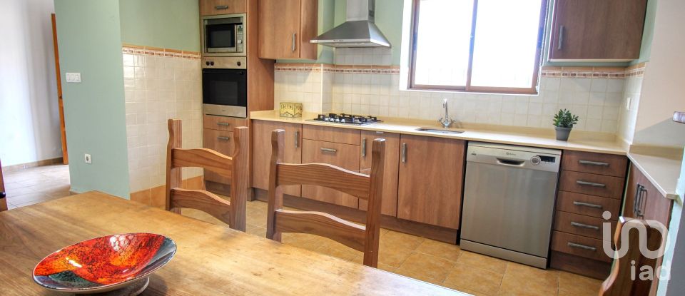 Casa de poble 3 habitacions de 240 m² a Oliva (46780)