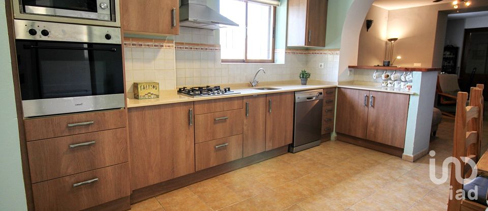 Casa de poble 3 habitacions de 240 m² a Oliva (46780)