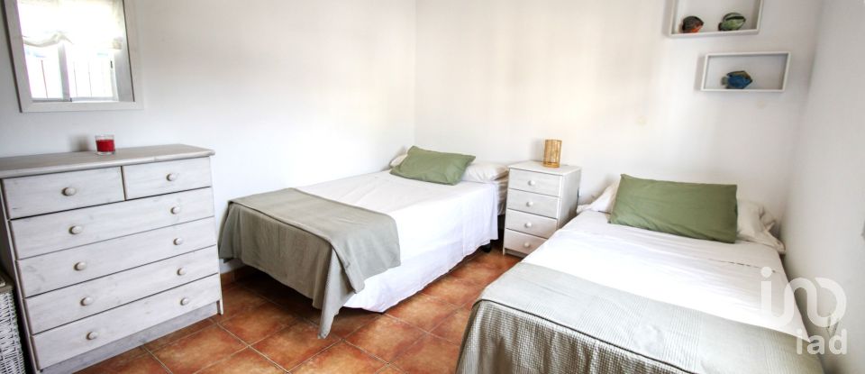 Casa de poble 3 habitacions de 240 m² a Oliva (46780)