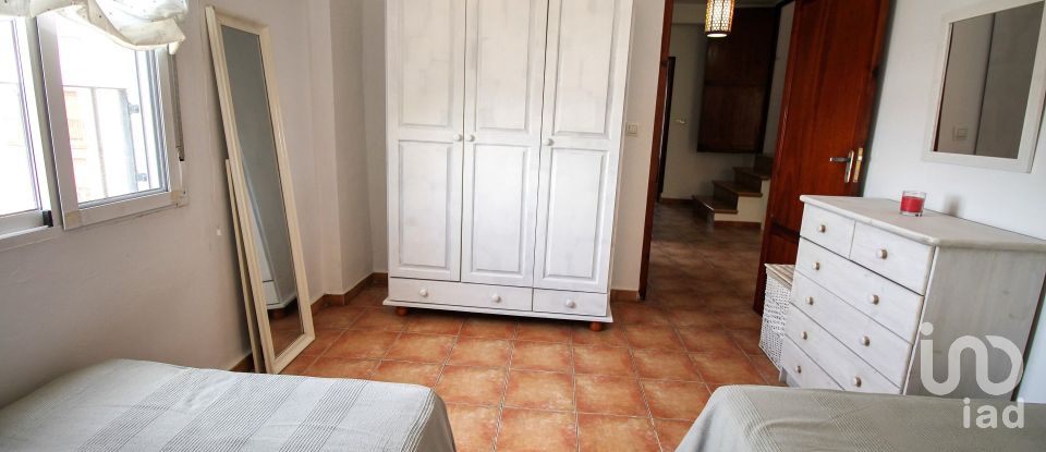 Casa de poble 3 habitacions de 240 m² a Oliva (46780)