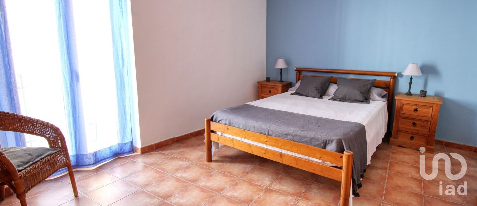 Casa de poble 3 habitacions de 240 m² a Oliva (46780)