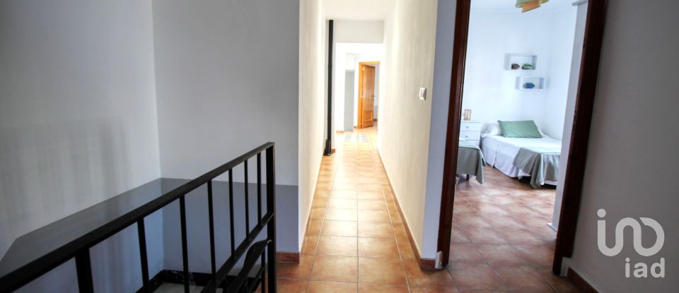 Casa de poble 3 habitacions de 240 m² a Oliva (46780)