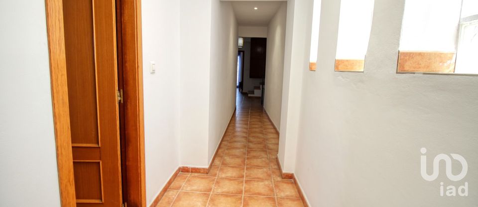 Casa de poble 3 habitacions de 240 m² a Oliva (46780)