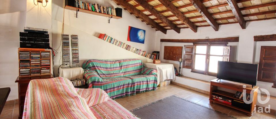 Casa de poble 3 habitacions de 240 m² a Oliva (46780)