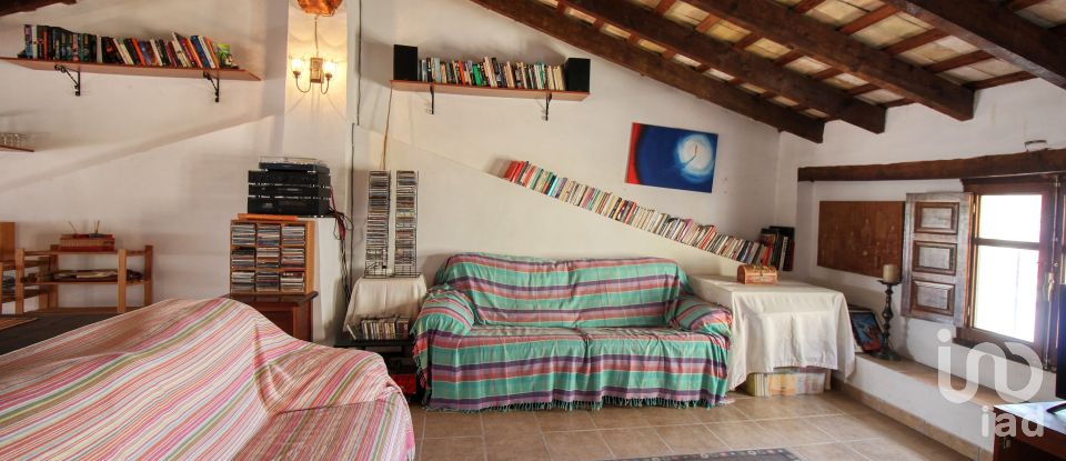 Casa de poble 3 habitacions de 240 m² a Oliva (46780)