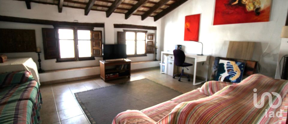 Casa de poble 3 habitacions de 240 m² a Oliva (46780)