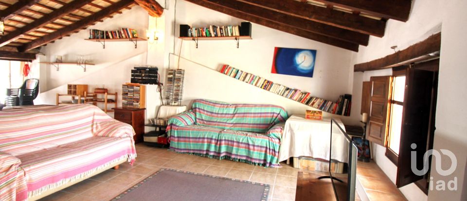 Casa de poble 3 habitacions de 240 m² a Oliva (46780)