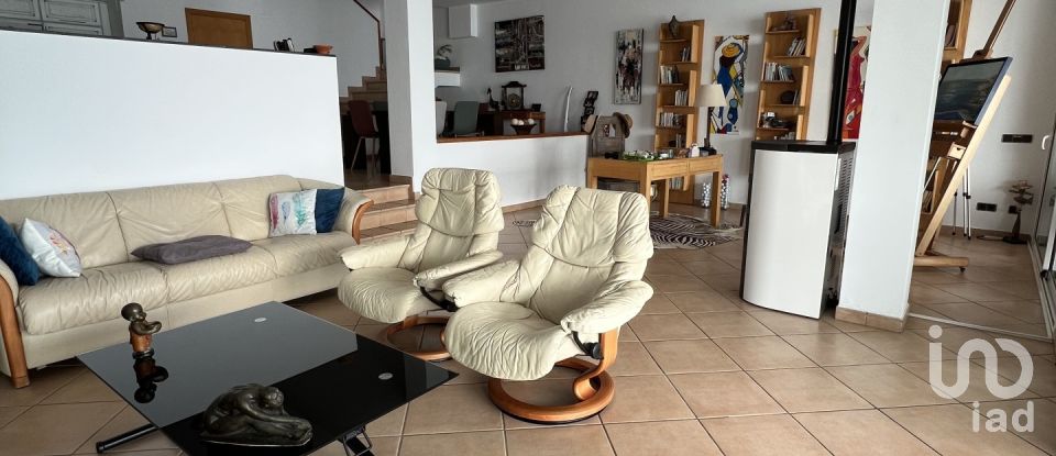 Casa 3 habitacions de 207 m² a Roses (17480)