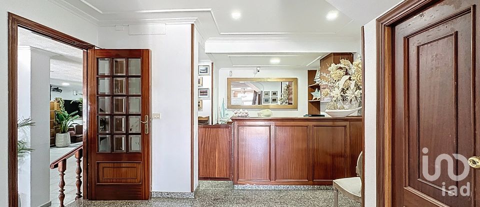 Hotel 2* of 1,709 m² in Raxo (36992)