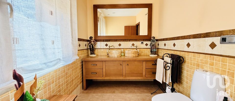 Casa rústica 5 habitacions de 578 m² a Aspe (03680)