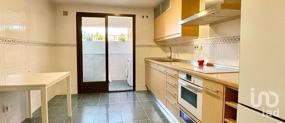 Pis 3 habitacions de 158 m² a Alicante/Alacant (03016)