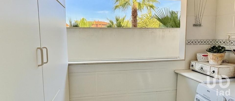 Pis 3 habitacions de 158 m² a Alicante/Alacant (03016)