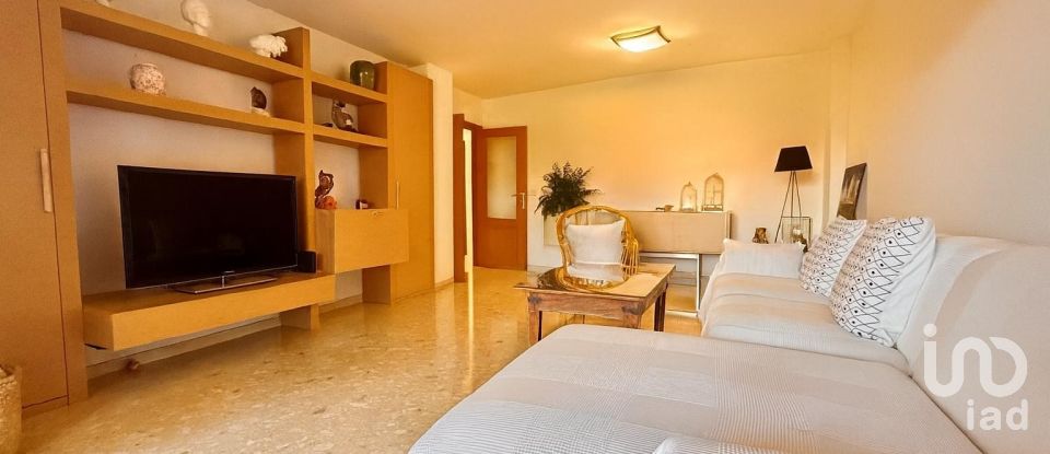 Pis 3 habitacions de 158 m² a Alicante/Alacant (03016)