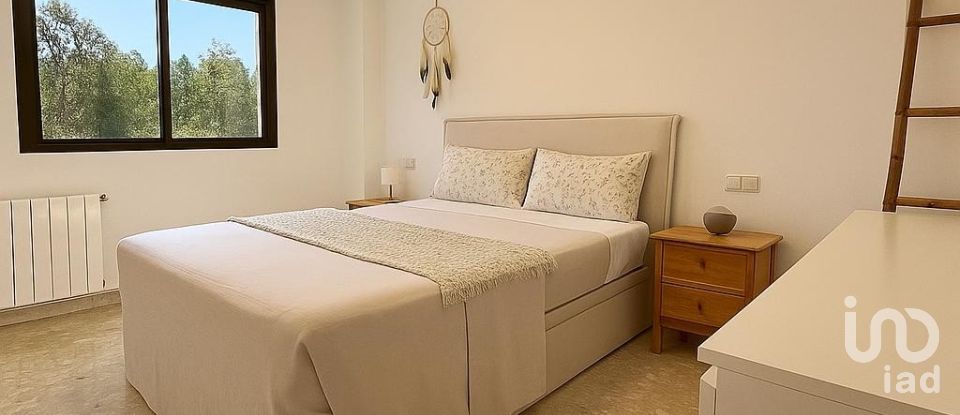 Pis 3 habitacions de 158 m² a Alicante/Alacant (03016)