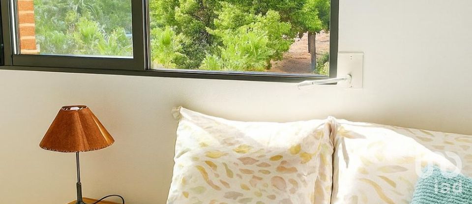 Pis 3 habitacions de 158 m² a Alicante/Alacant (03016)