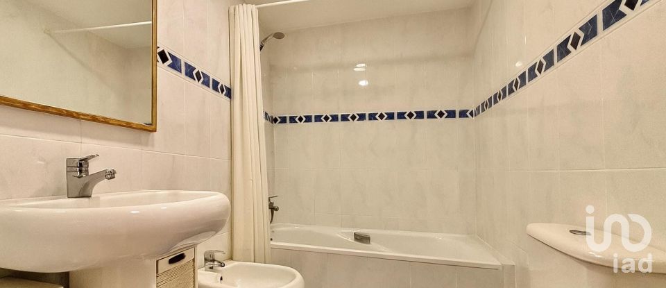 Pis 3 habitacions de 158 m² a Alicante/Alacant (03016)