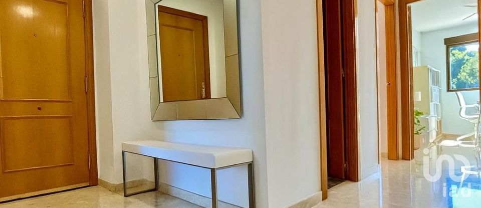 Pis 3 habitacions de 158 m² a Alicante/Alacant (03016)