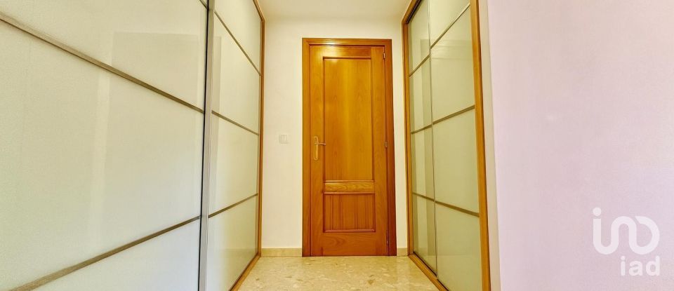 Pis 3 habitacions de 158 m² a Alicante/Alacant (03016)
