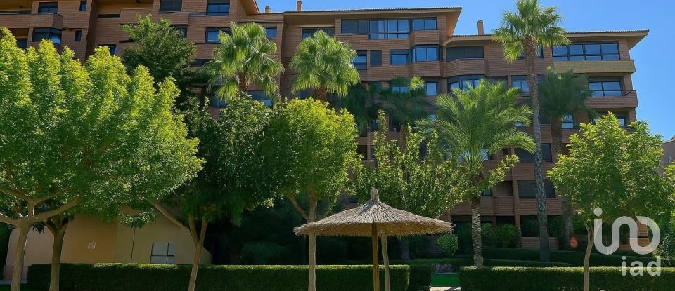 Pis 3 habitacions de 158 m² a Alicante/Alacant (03016)