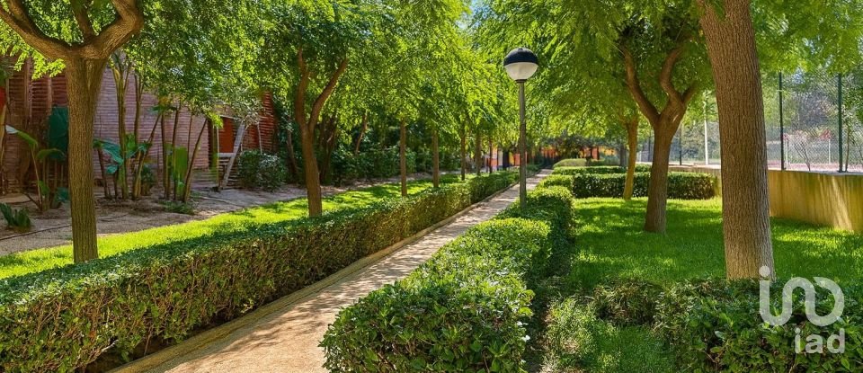 Pis 3 habitacions de 158 m² a Alicante/Alacant (03016)