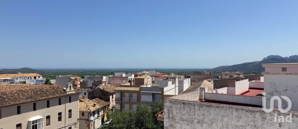 Piso 3 habitaciones de 82 m² en Pego (03780)